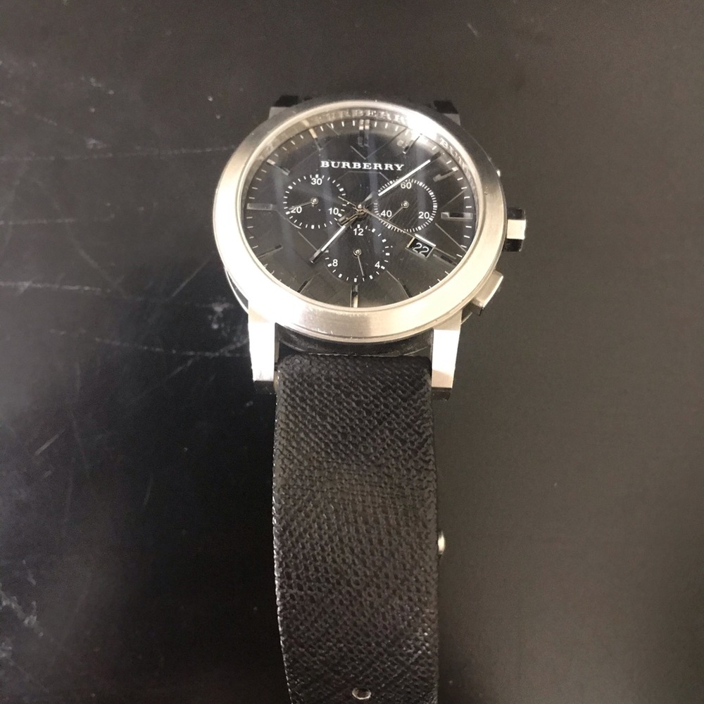 Burberry men’s watch - Picture 2 of 2
